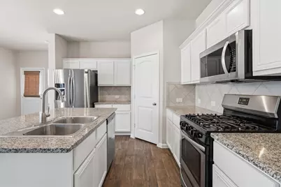10817 Gonzales Ranger Pass, Austin, TX 78754 - Photo 9