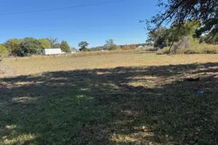 1420 E Cameron Ave, Rockdale, TX 76567 - Photo 1