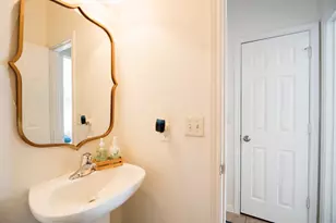 2404 E 13th St, Austin, TX 78702 - Photo 19