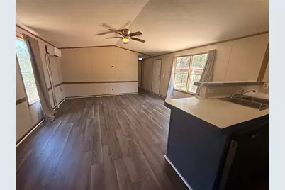933 W Highway 71, Smithville, TX 78957 - Photo 15