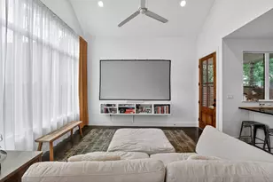 2901 Castro St, Austin, TX 78702 - Photo 9