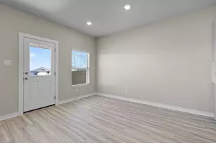 204 Sleep Holw, Jarrell, TX 76537 - Photo 11