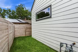 6809 Porter St, Austin, TX 78741 - Photo 33