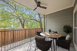 6810 Deatonhill Dr, Austin, TX 78745 - Photo 33