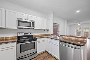 6810 Deatonhill Dr, Austin, TX 78745 - Photo 13