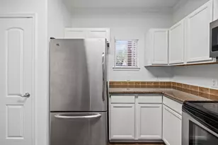 6810 Deatonhill Dr, Austin, TX 78745 - Photo 15