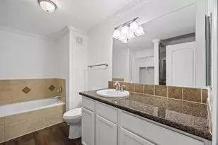 6810 Deatonhill Dr, Austin, TX 78745 - Photo 27