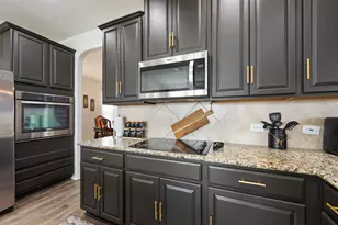 316 Carrington St, Hutto, TX 78634 - Photo 13