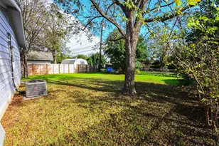 7605 Carriage Dr, Austin, TX 78752 - Photo 21