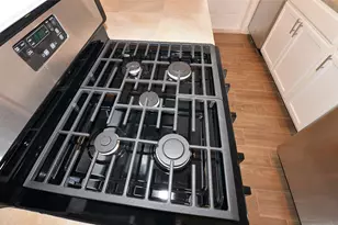 7605 Carriage Dr, Austin, TX 78752 - Photo 7