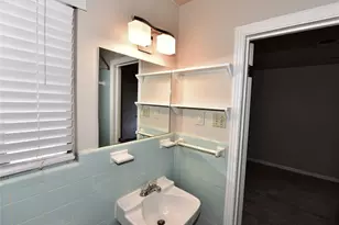 7605 Carriage Dr, Austin, TX 78752 - Photo 11