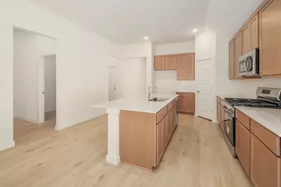 105 Malibu, Hutto, TX 78634 - Photo 5