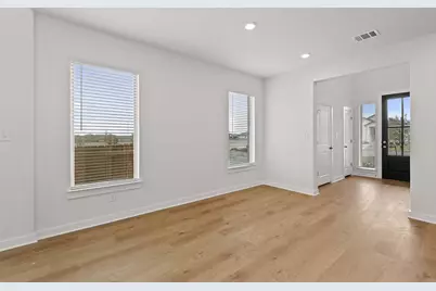 533 Bloomington Loop, Hutto, TX 78634 - Photo 7