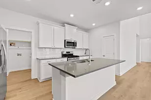 533 Bloomington Loop, Hutto, TX 78634 - Photo 3