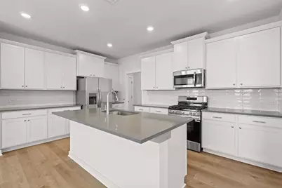 533 Bloomington Loop, Hutto, TX 78634 - Photo 5