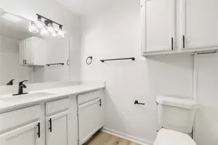 923 E 41st St, Austin, TX 78751 - Photo 11