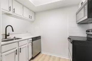 923 E 41st St, Austin, TX 78751 - Photo 7