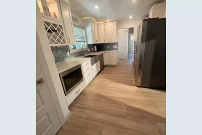 9205 Robins Nest Lane, Austin, TX 78729 - Photo 11