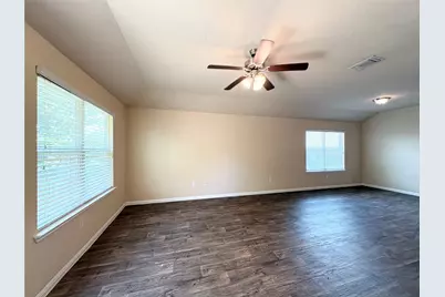 10617 Menominee Falls Drive, Austin, TX 78754 - Photo 9