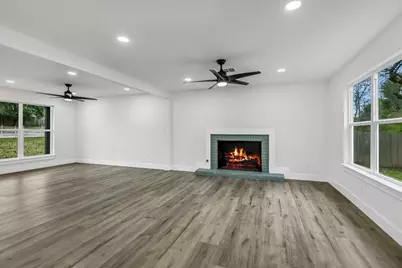 2704 Loyola Lane, Austin, TX 78723 - Photo 9