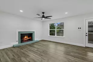 2704 Loyola Ln, Austin, TX 78723 - Photo 9