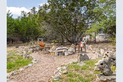 933 Beauchamp Road, Dripping Springs, TX 78620 - Photo 35