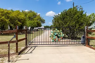 933 Beauchamp Rd, Dripping Springs, TX 78620 - Photo 3