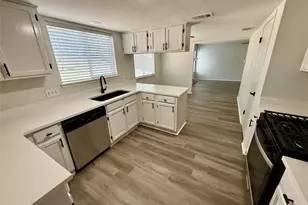 8400 Spring Valley Dr, Austin, TX 78736 - Photo 5