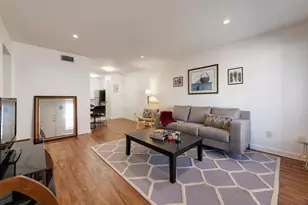 304 E 34th St, Austin, TX 78705 - Photo 5