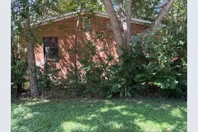 413 SW 1st Street, Waelder, TX 78959 - Photo 1