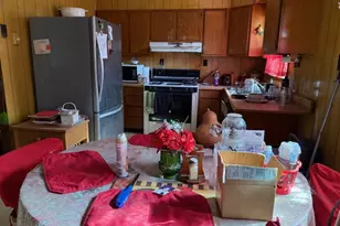 413 SW 1st St, Waelder, TX 78959 - Photo 5