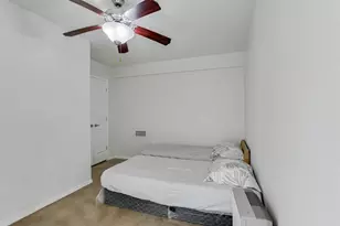 910 W 25th St, Austin, TX 78705 - Photo 9