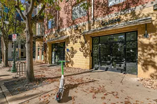 910 W 25th St, Austin, TX 78705 - Photo 3