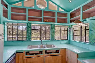 8015 Ozark Drive, San Marcos, TX 78666 - Photo 19