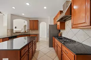 12529 Rush Creek Ln, Austin, TX 78732 - Photo 9