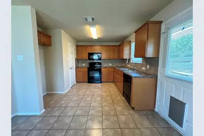 1005 Gentry Drive, Leander, TX 78641 - Photo 9