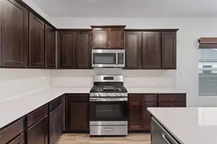 102 Coyote Mountain Cv, Georgetown, TX 78628 - Photo 5