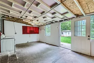 1313 Perez St, Austin, TX 78721 - Photo 9