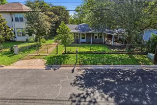 1313 Perez St, Austin, TX 78721 - Photo 3