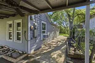 1313 Perez St, Austin, TX 78721 - Photo 13
