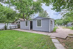1313 Perez St, Austin, TX 78721 - Photo 7