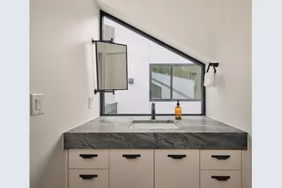 2201 Garden Street, Austin, TX 78702 - Photo 27