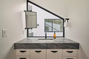 2201 Garden St, Austin, TX 78702 - Photo 27