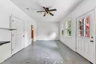 2003 E 9th St, Austin, TX 78702 - Photo 17