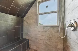 2003 E 9th St, Austin, TX 78702 - Photo 9