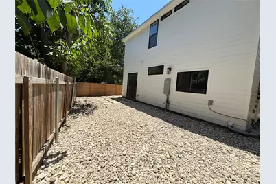 2604 Francisco Street #B, Austin, TX 78702 - Photo 29