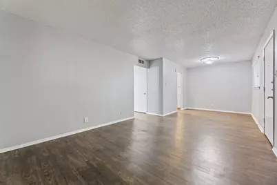 406 E 30th Street #204, Austin, TX 78705 - Photo 3