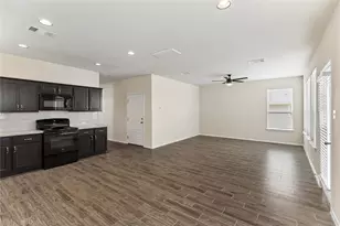 318 Schuylerville Dr, Elgin, TX 78621 - Photo 15