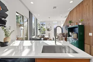 1904 E 17th St, Austin, TX 78702 - Photo 7