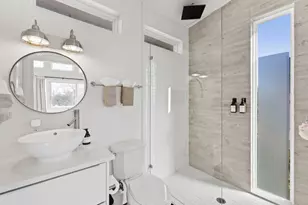 1904 E 17th St, Austin, TX 78702 - Photo 25